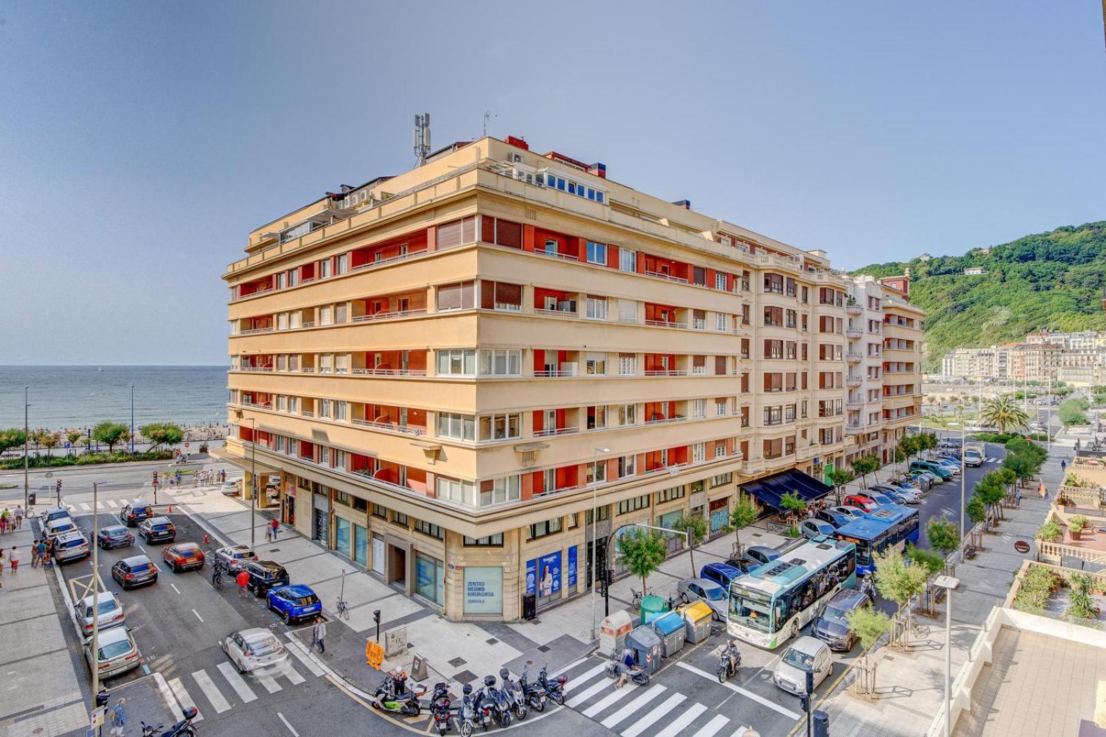 Apartamentos Gran Via By Sanse Holidays Сан-Себастьян Екстер'єр фото